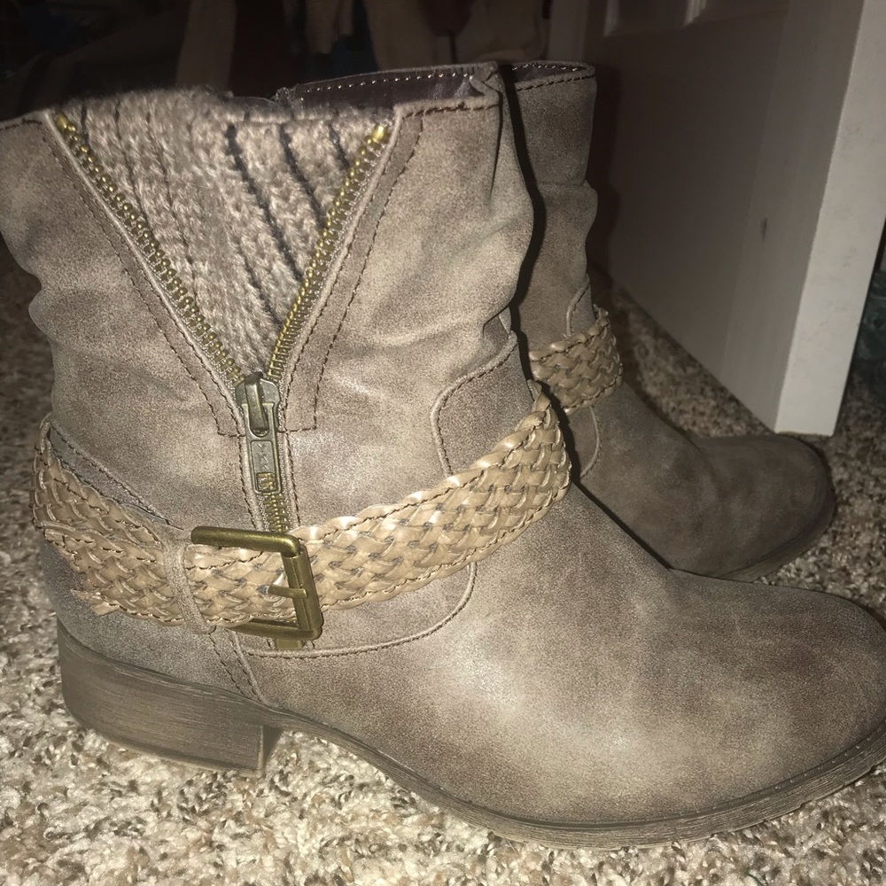 Light brown boots